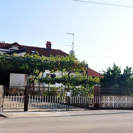 Franko Apartmani Zambratija  Exterior foto