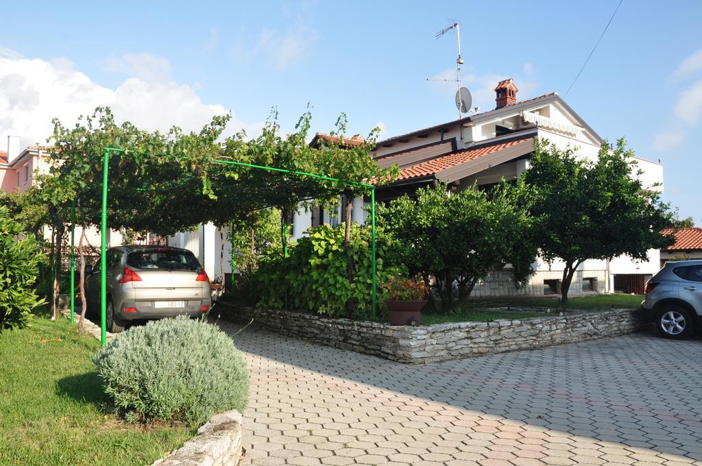 Franko Apartmani Zambratija  Exterior foto